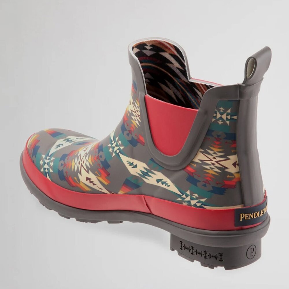 Pendleton Red and Blue Patterned Winter Boots - image 5